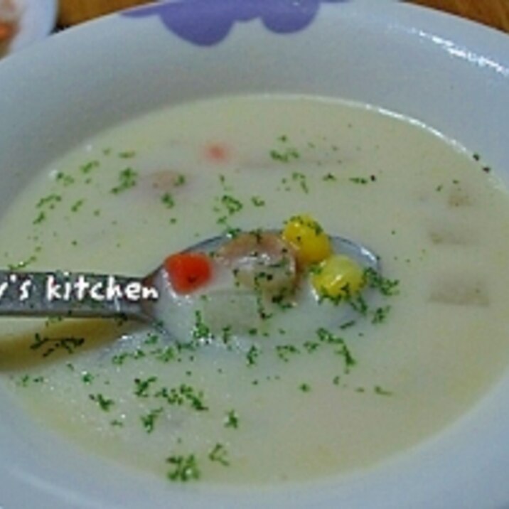 ウインナーと根菜の豆乳スープ